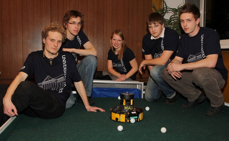 File:NastyCircuitsMeeskond.jpg